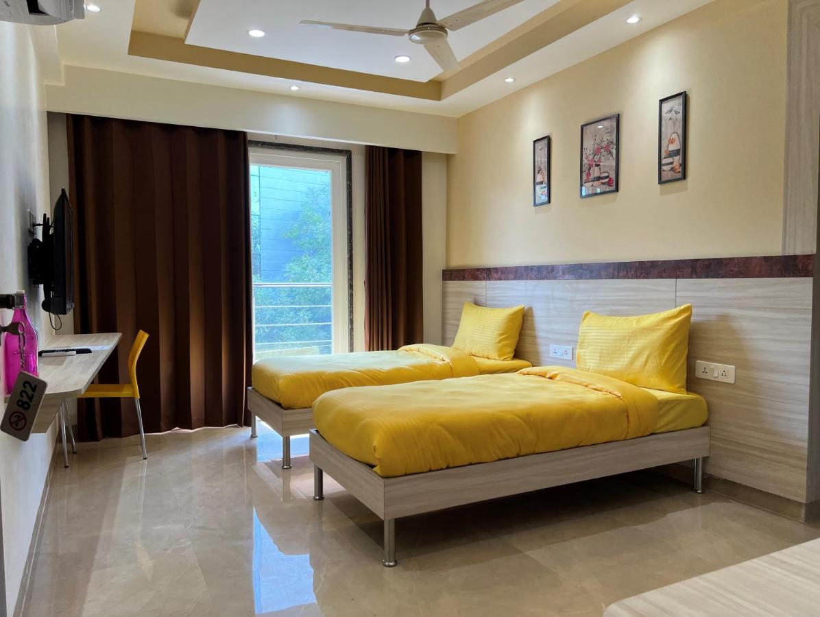 Windchime 853 Hotel Gurgaon Bagian luar foto
