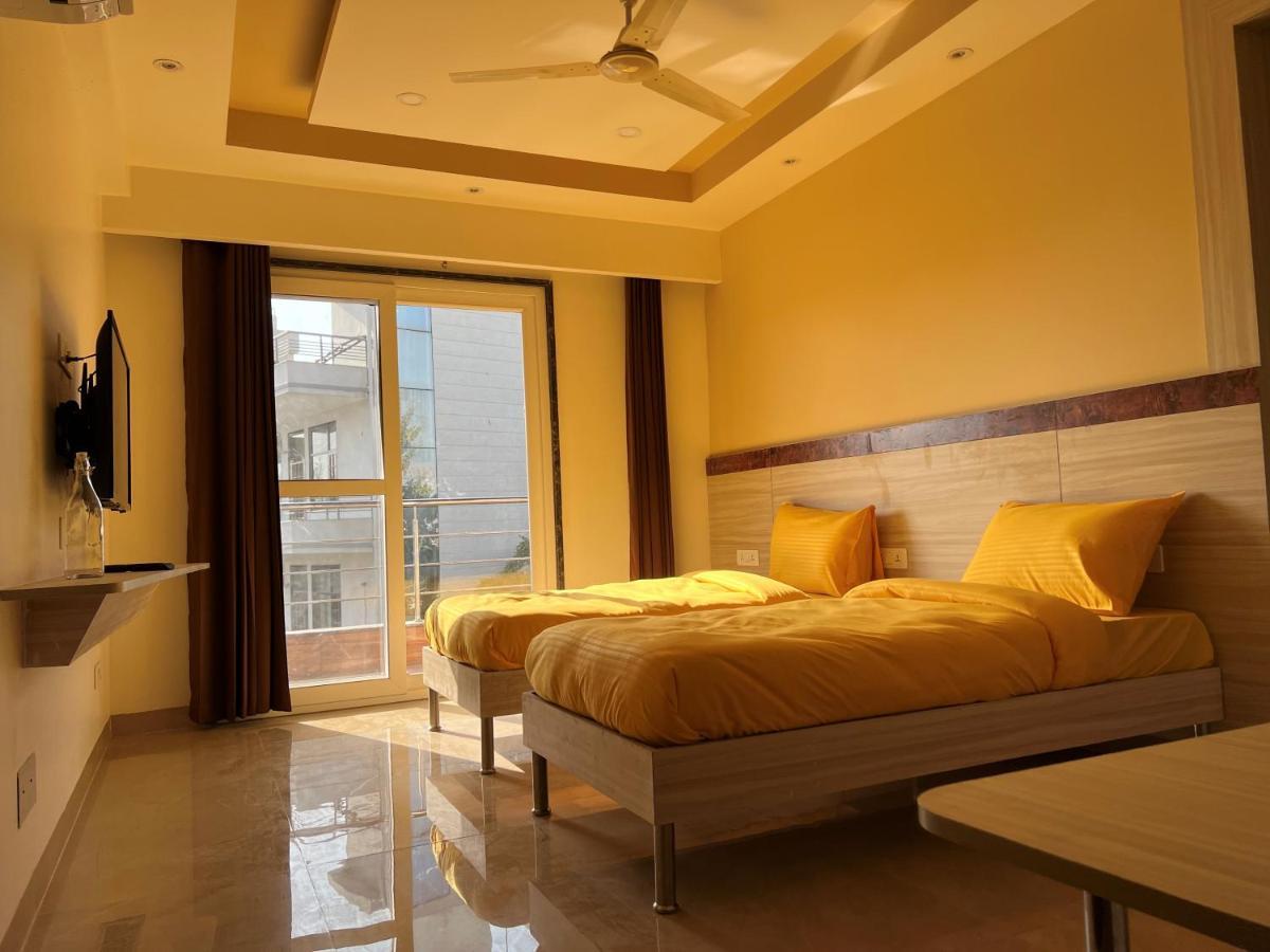 Windchime 853 Hotel Gurgaon Bagian luar foto